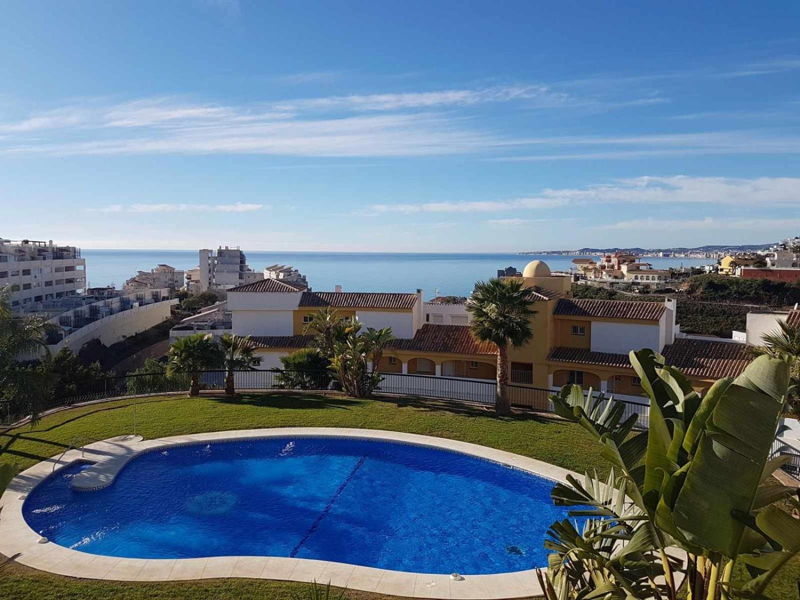 Maravilloso Apartamento Frente Al Mar Benalmadena Exterior photo